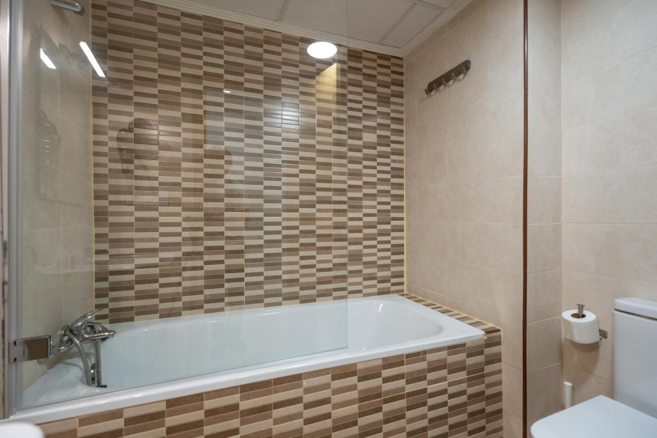 Marq Castillo Habitaciones Alicante Bagian luar foto